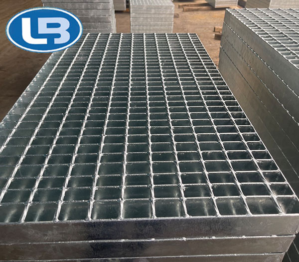Hot-dip galvanized steel grating